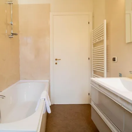 Apartamento Center Wi-fi Private Parking 6 Posti *